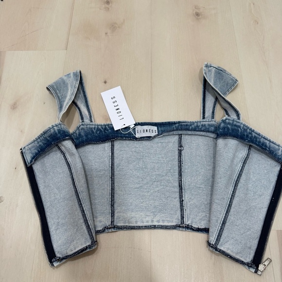 NWT Lioness Papa Don't Preach Denim Zip Crop Top Tank Women's Medium Light Wash - Picture 12 of 15